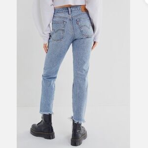 Levi’s Wedgie Icon High Rise Straight Jeans “Shut Up” Frayed Hem - Size 25 EUC